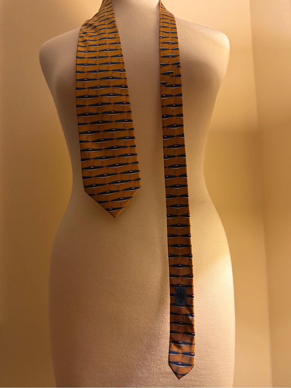 Vintage Gucci Silk Tie Made in Italy – Gold Navy Geometric Print